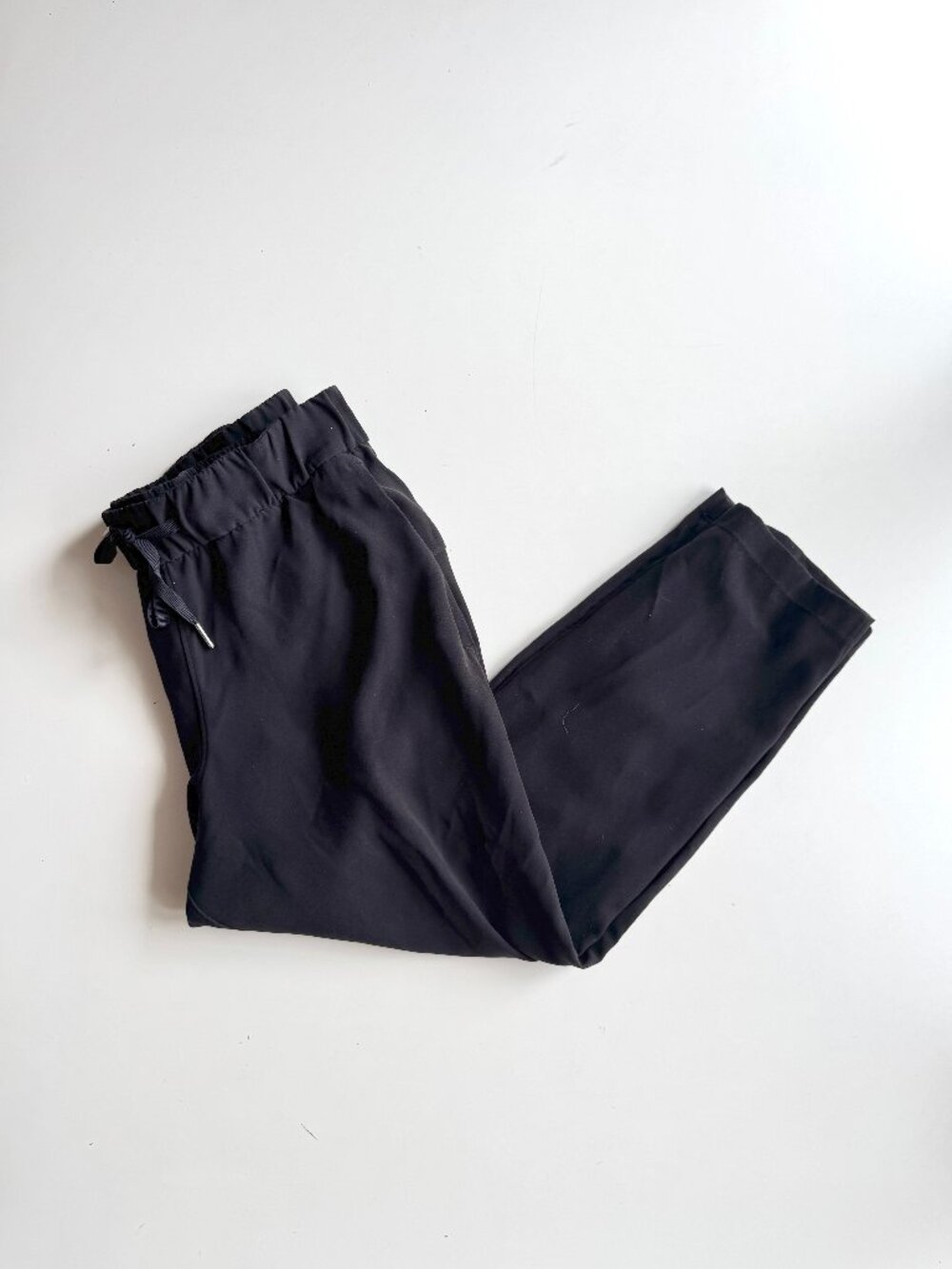 LULULEMON On The Fly Black Woven 23" Cropped Pants, Size 8